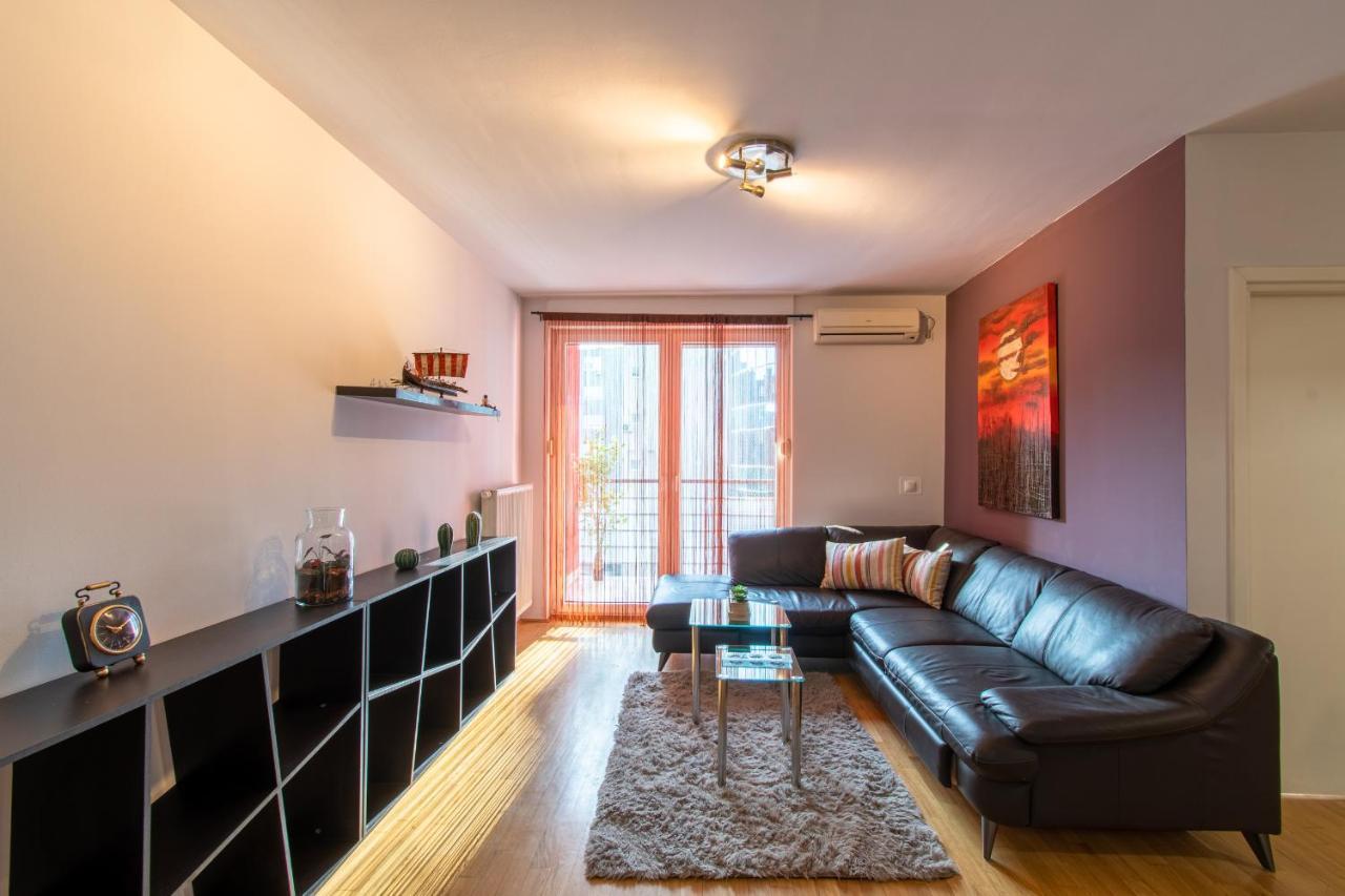 Flexible Selfcheckins 31 - Zagreb - Garage - Loggia - New Appartement Buitenkant foto