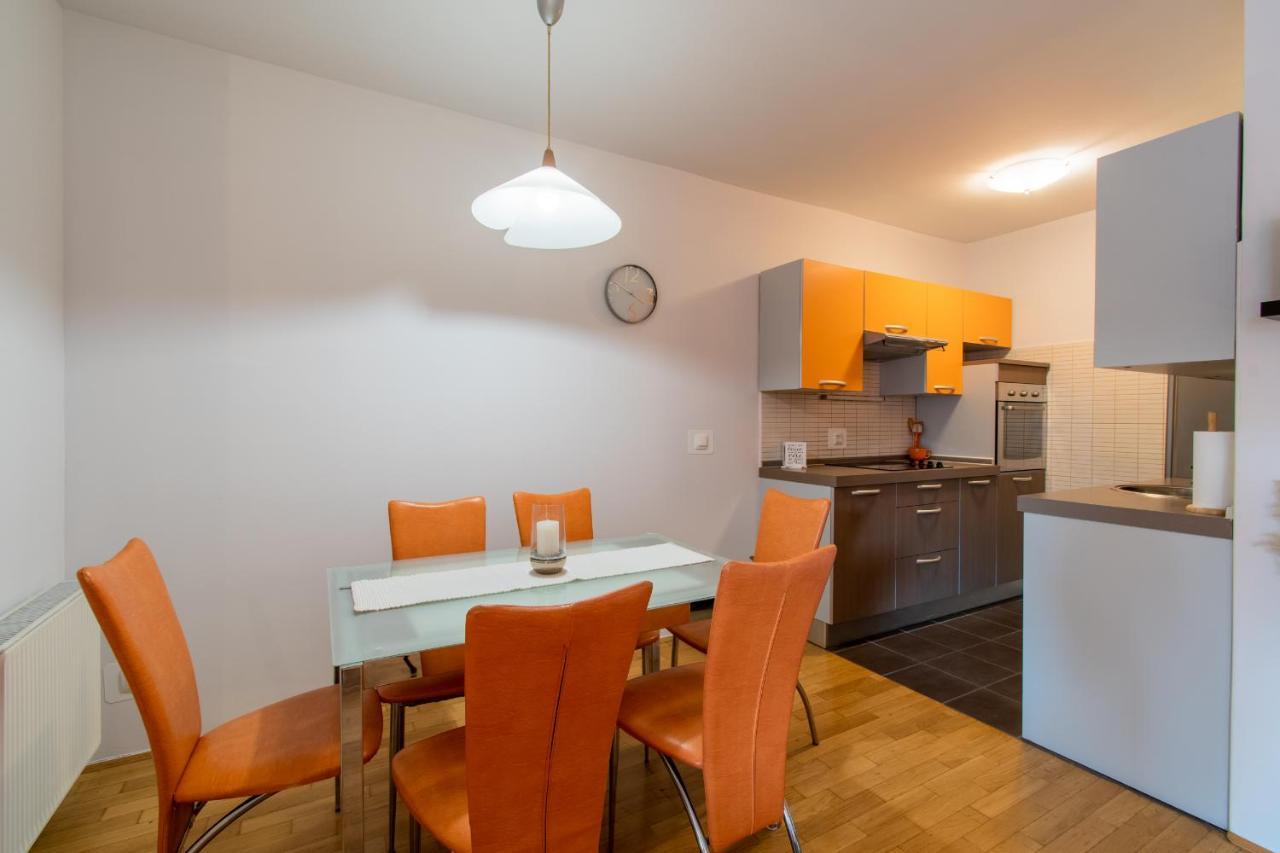 Flexible Selfcheckins 31 - Zagreb - Garage - Loggia - New Appartement Buitenkant foto