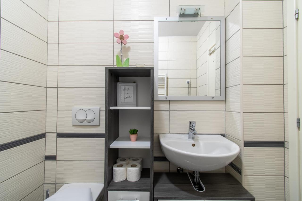 Flexible Selfcheckins 31 - Zagreb - Garage - Loggia - New Appartement Buitenkant foto